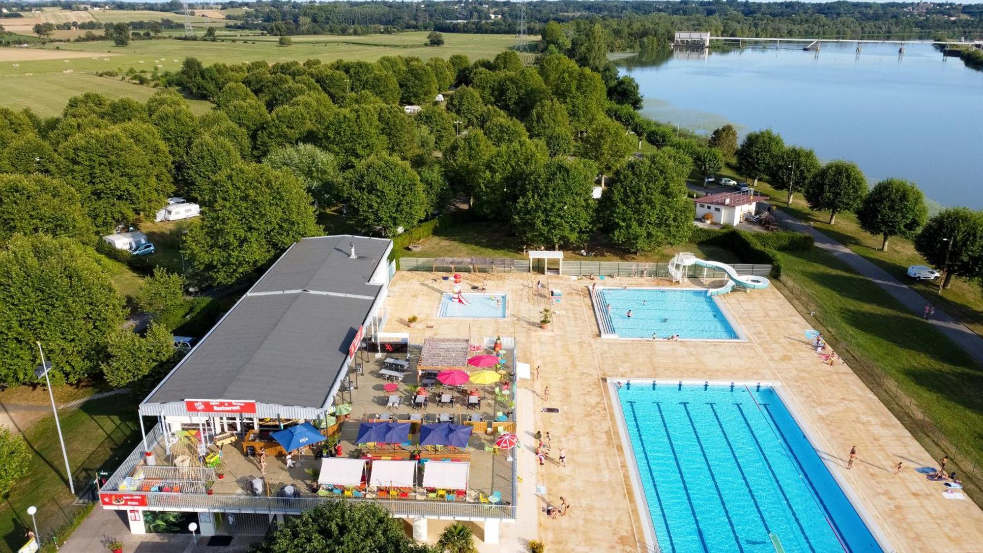 Camping De Thoissey *** Экстерьер фото