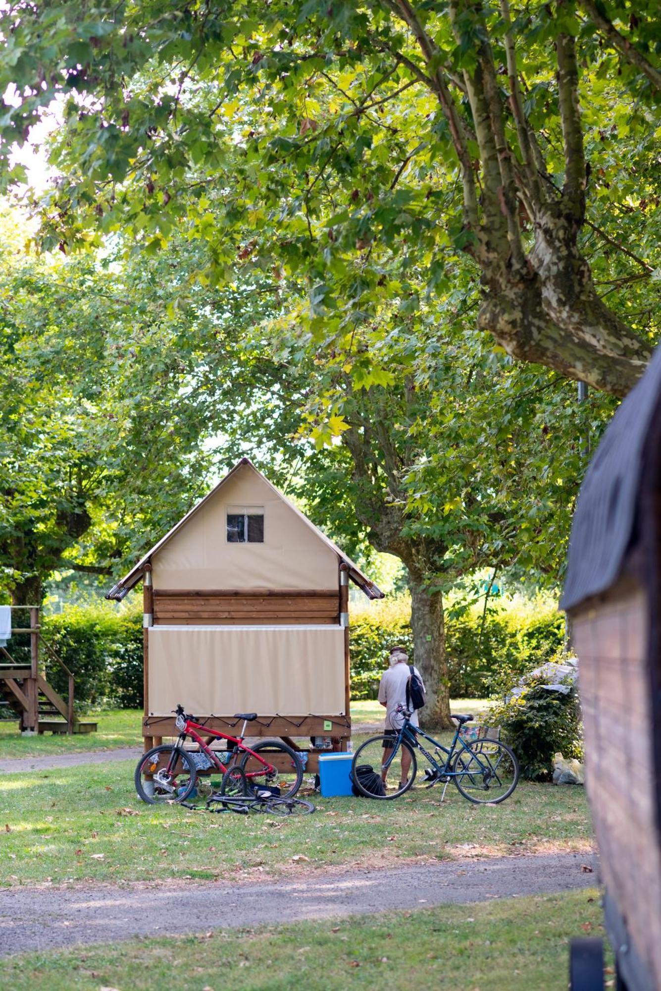 Camping De Thoissey *** Экстерьер фото