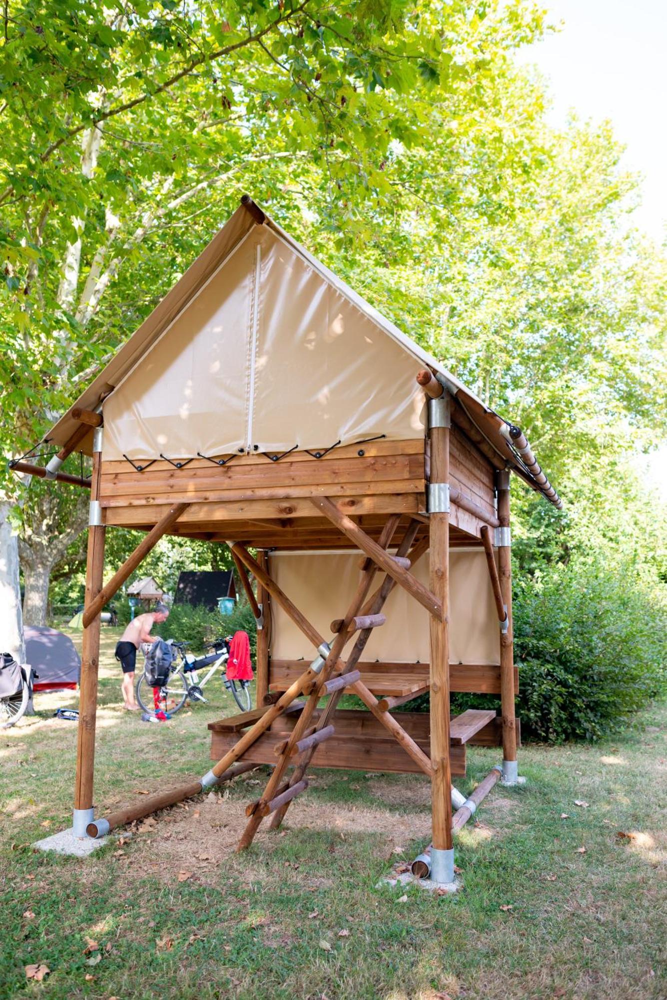 Camping De Thoissey *** Экстерьер фото