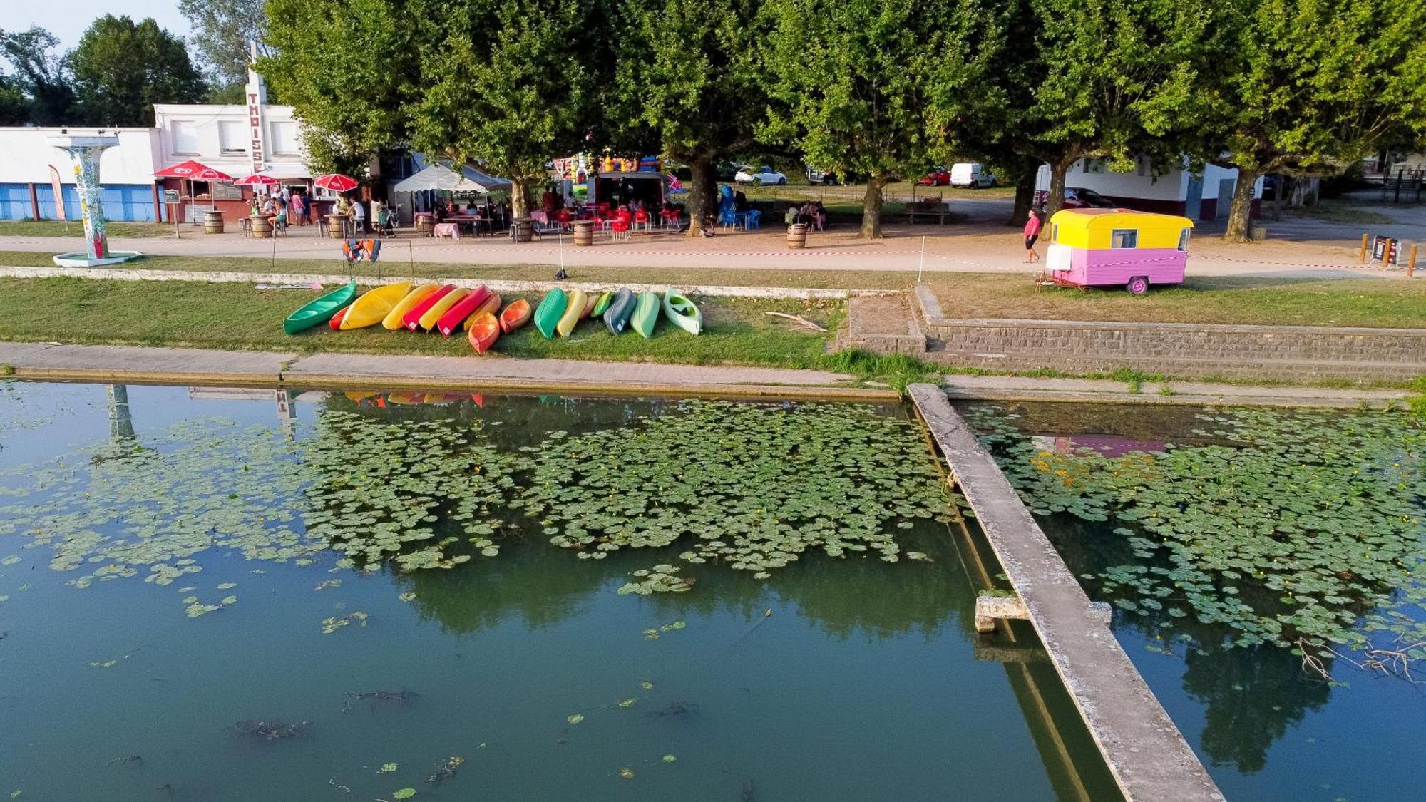 Camping De Thoissey *** Экстерьер фото