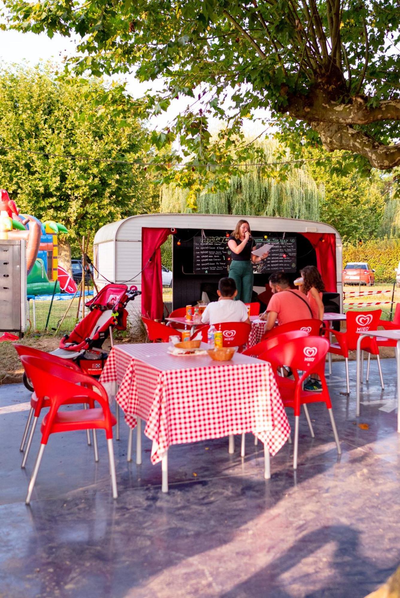Camping De Thoissey *** Экстерьер фото