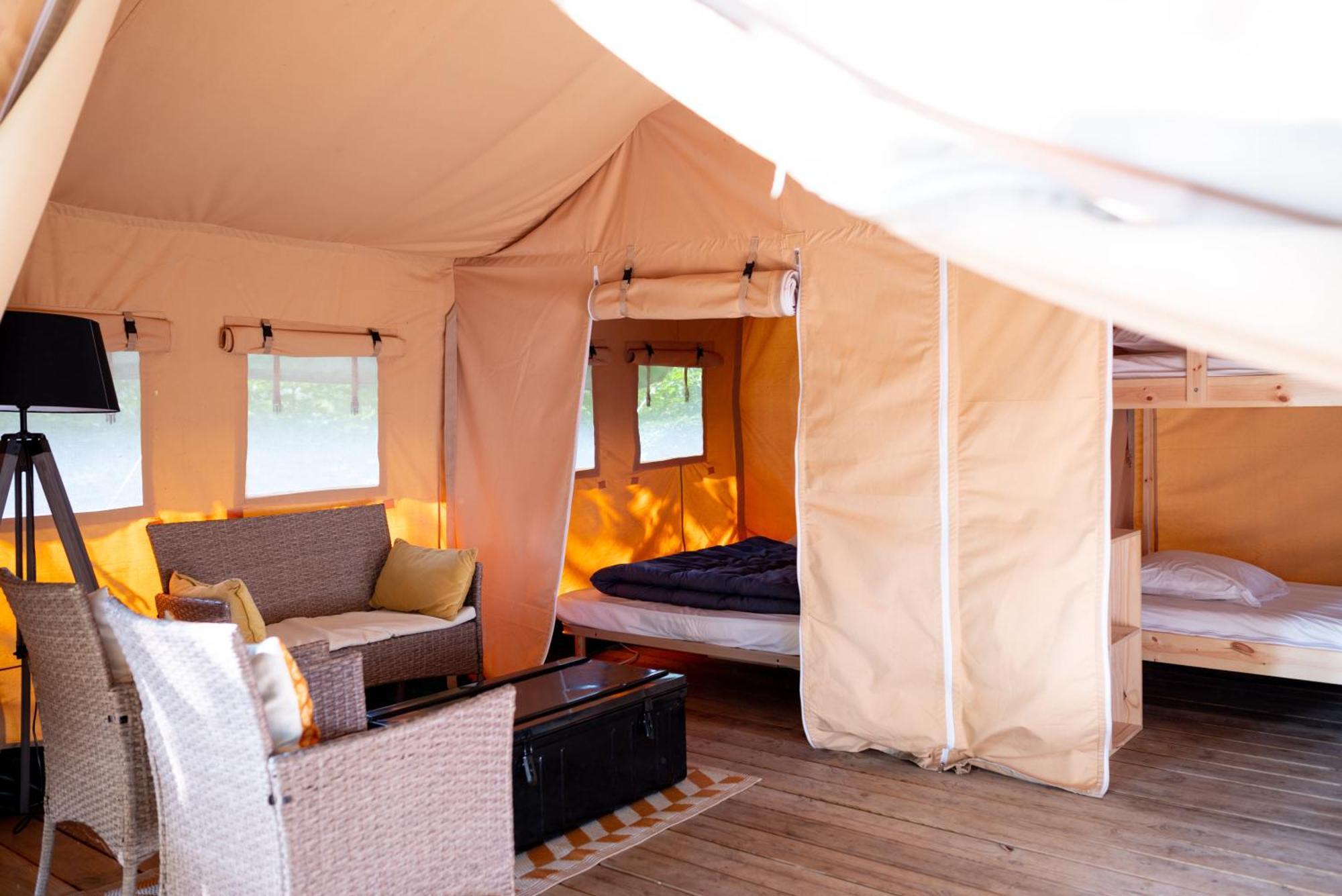 Camping De Thoissey *** Экстерьер фото